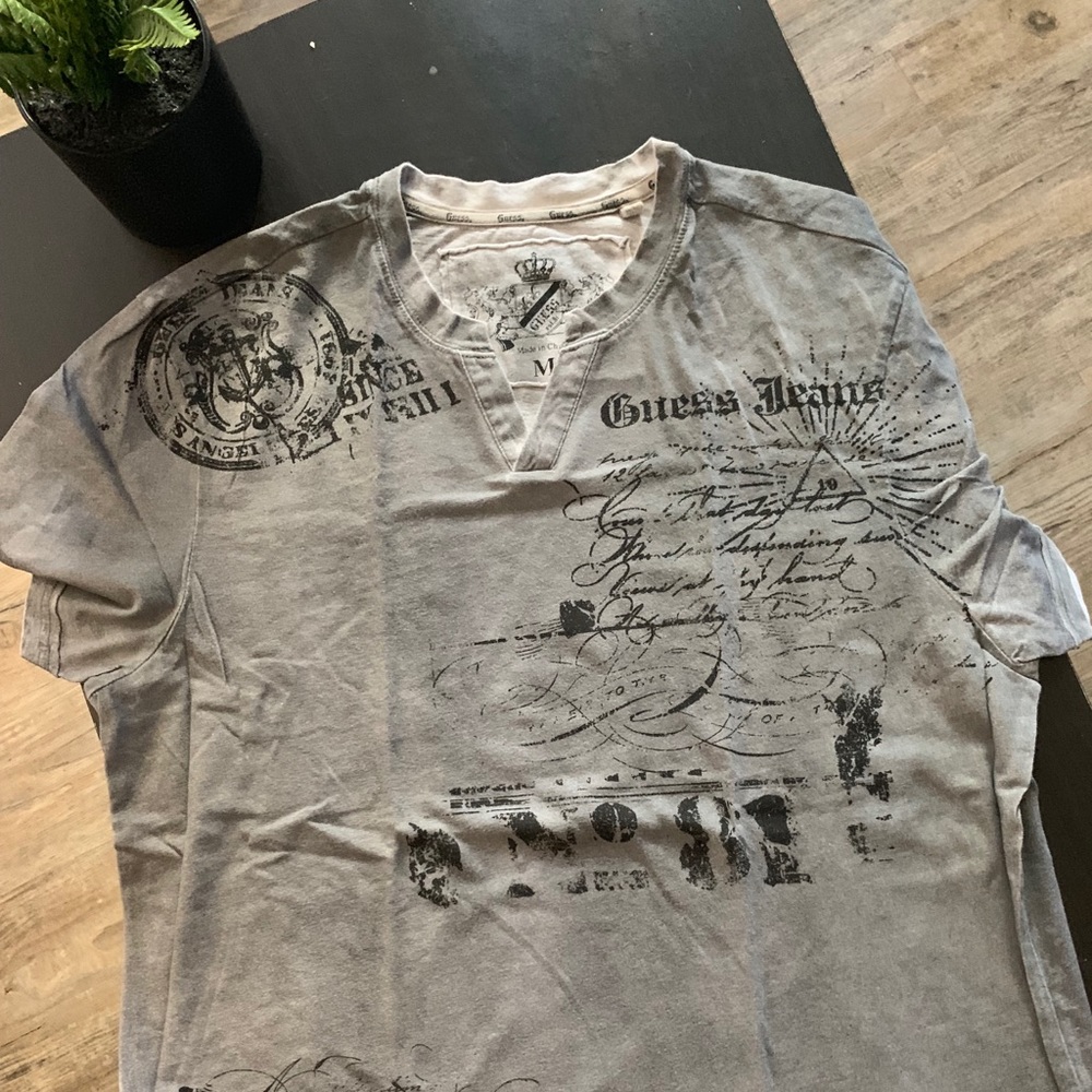 PreLoved Printed Guess Gray Men’s TShirt